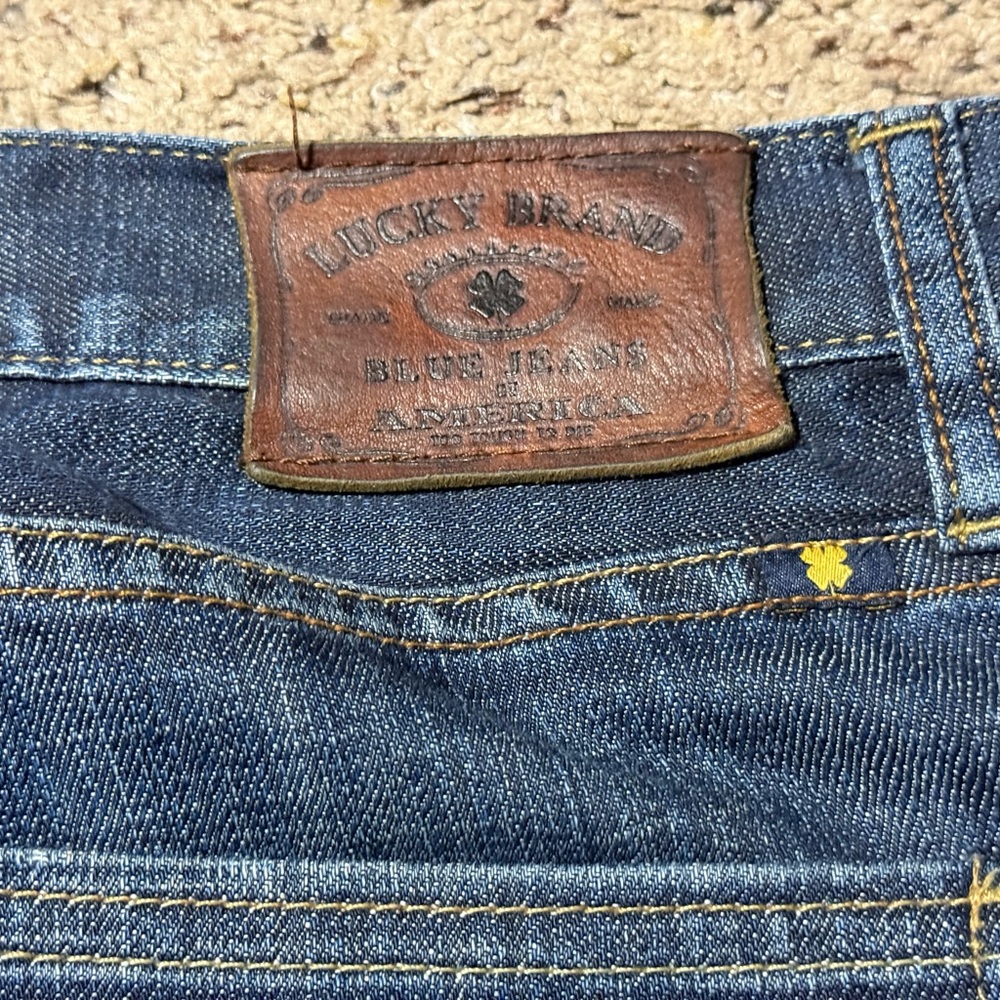 Lucky Brand 361 Vintage Straight Jeans - Size 36W x 32L - Excellent Condition - Picture 4 of 4